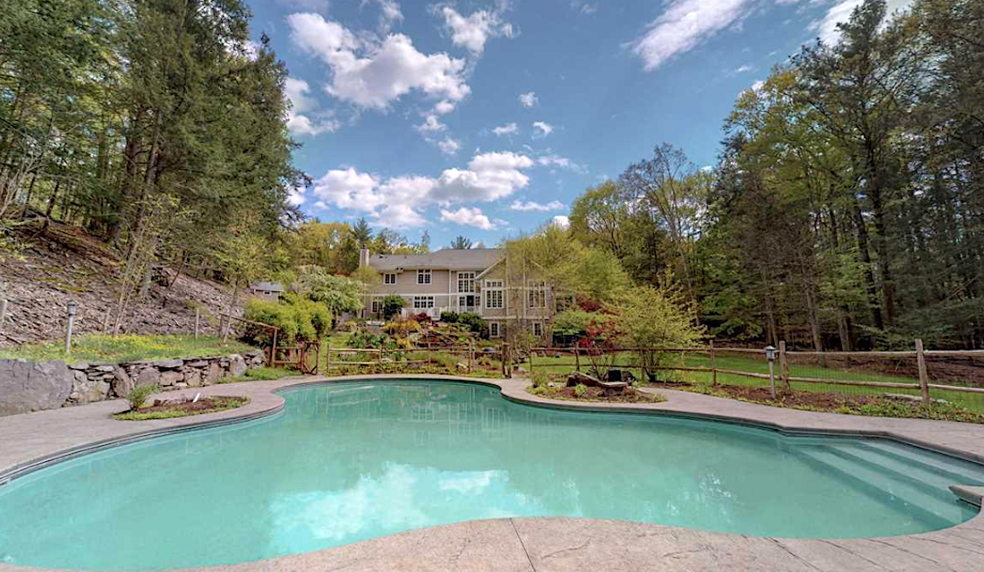 25 dorns Wood, Woodstock NY 