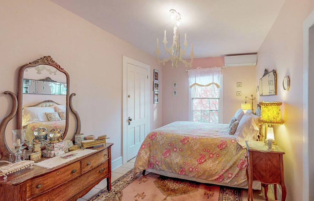 Bohemian Bed and Breakfast Victorian, Saugerties, NY, halter associates realty