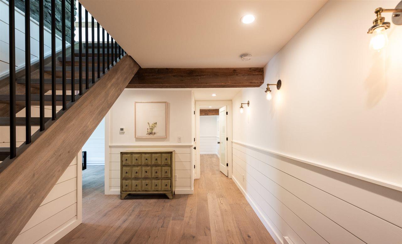 20 Handy's Way, Woodstock, NY: upstairs hall and staircase