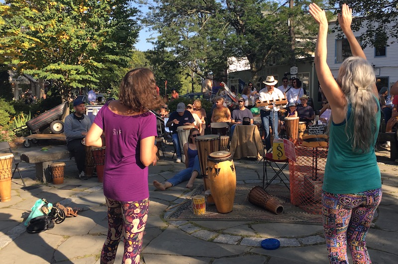 Woodstock Drum Circle } Woodstock Drum Circle | Spring Shopping: Woodstock Boutiques